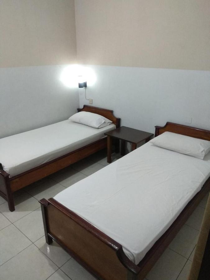 Hotel Maya Tegal Kültér fotó