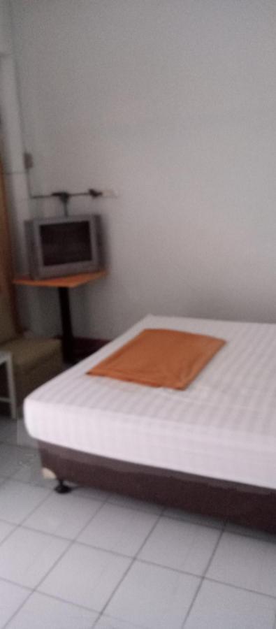 Hotel Maya Tegal Kültér fotó